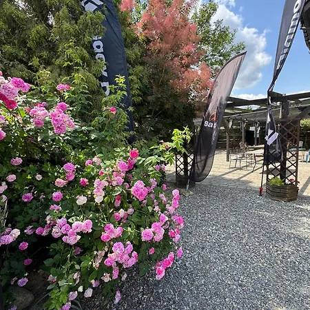 Ipw Cafe & Auberge de jeunesse *