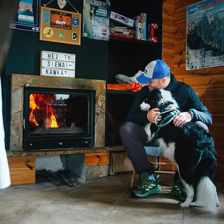 Auberge de jeunesse Ipw Cafe & *